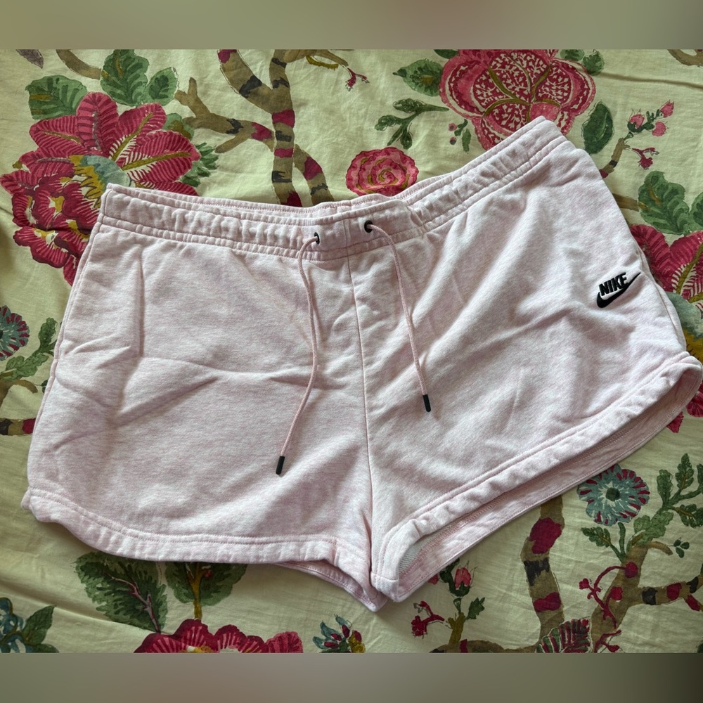 NIKE Athletic/Loungewear Shorts